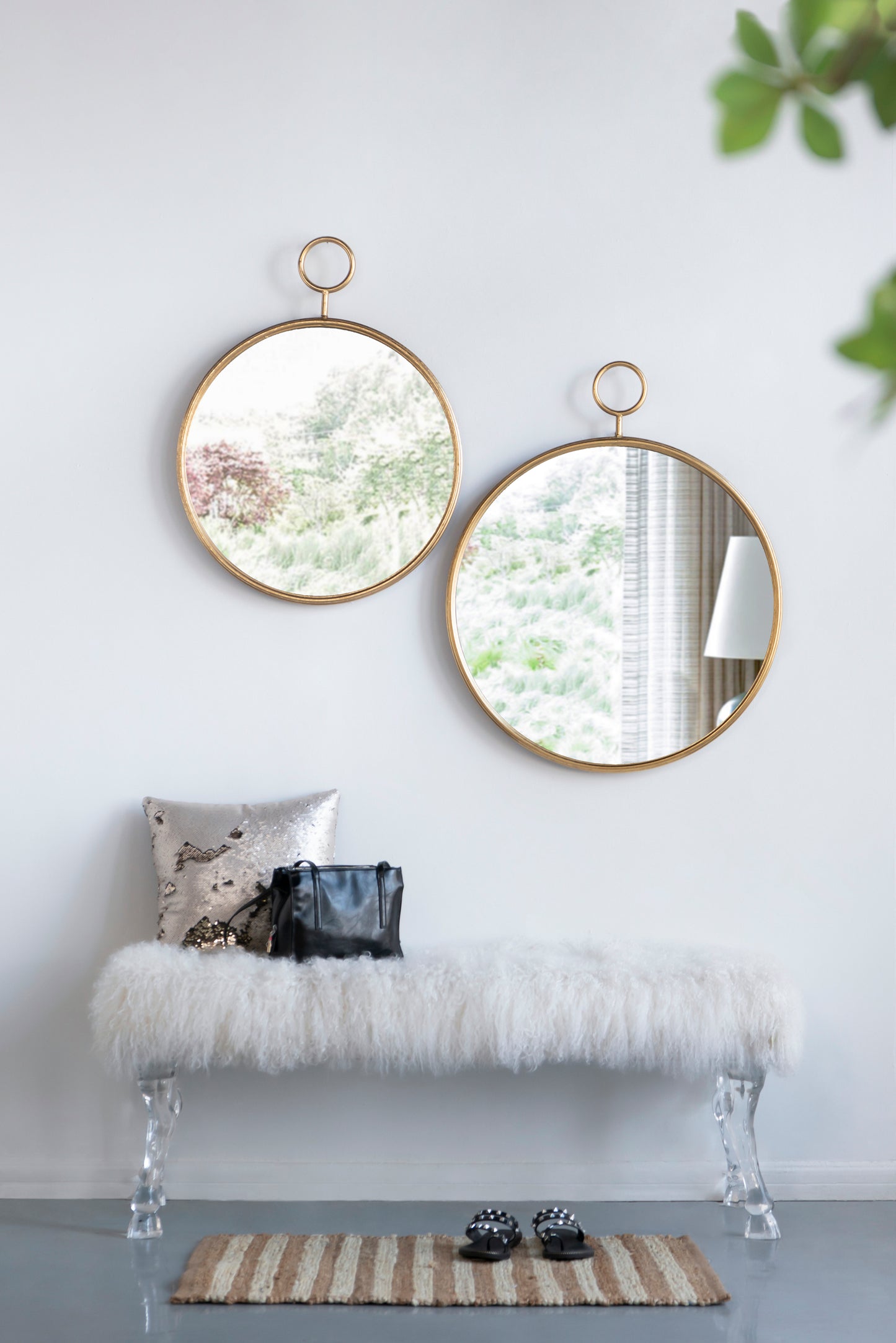 22" x 28" Circle Wall Mirror with Gold Iron Frame, Accent Mirror for Living Room, Entryway, Office