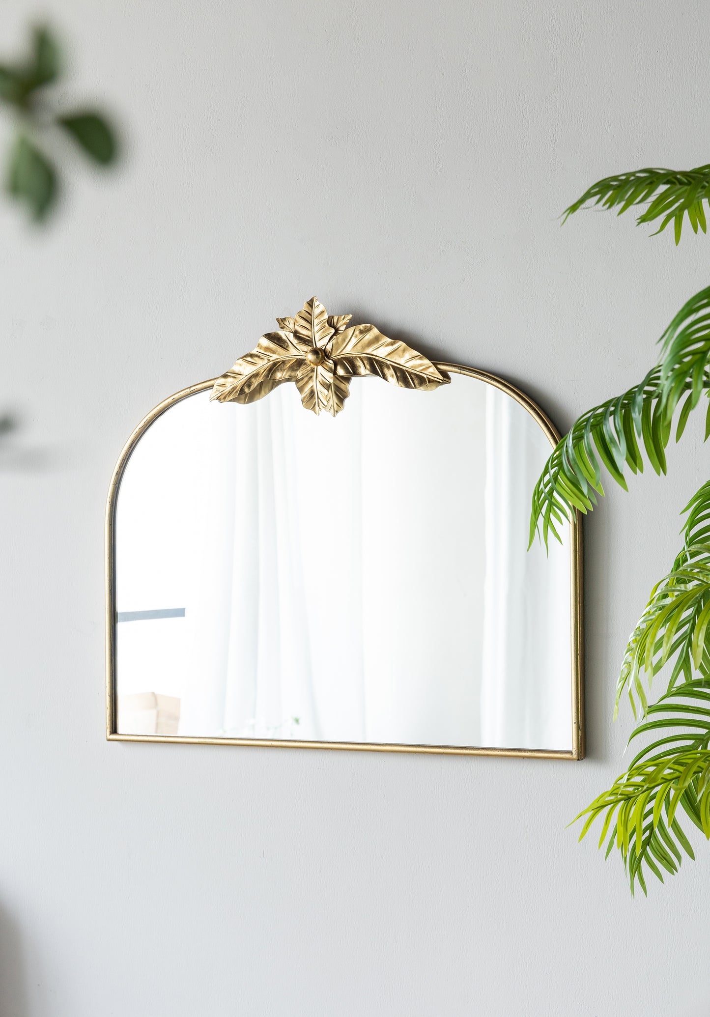 39.5" x 35" Gold Arched Mirror with Metal Frame, Wall- Mounted Mirror for Living Room Bedrrom